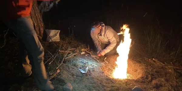 Jak rozpalić ogień? Rozpalanie ognia i survival. Szkoła Przetrwnia.