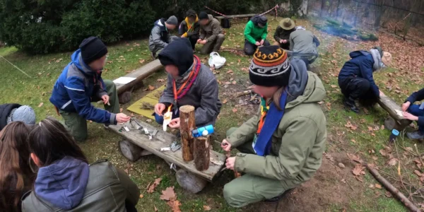 Wyjazdy integracyjne dla firm. Organizacja imprez integracyjnych. Szkoła przetrwania. Survivor Group.