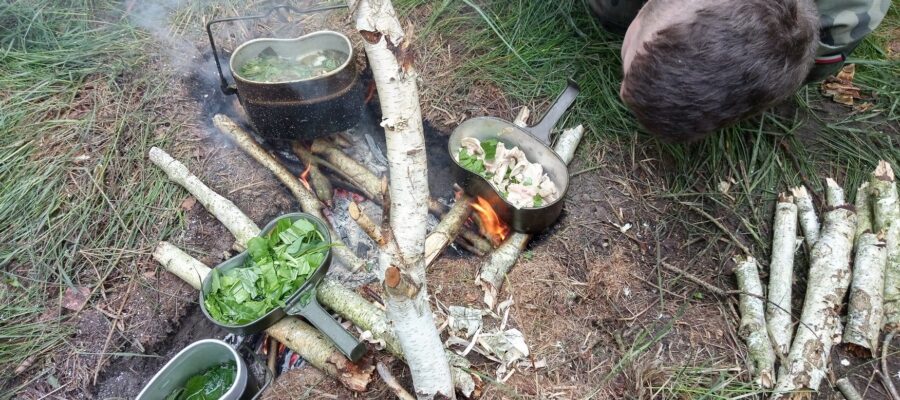 Ognisko typu T i trójnóg survivalowy – jak gotować na ognisku w terenie 4 Ognisko Typu T 4