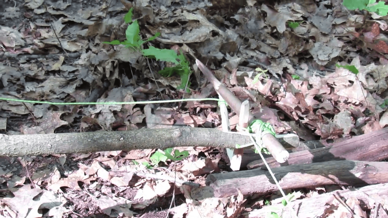 Pułapka Włócznia (Spring Spear Trap) – jedna z najbardziej niebezpiecznych pułapek survivalowych