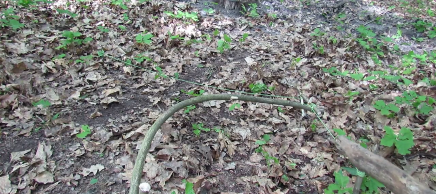 Pułapka Włócznia (Spring Spear Trap) – jedna z najbardziej niebezpiecznych pułapek survivalowych 7 Niebezpieczne Pulapki Survival 2